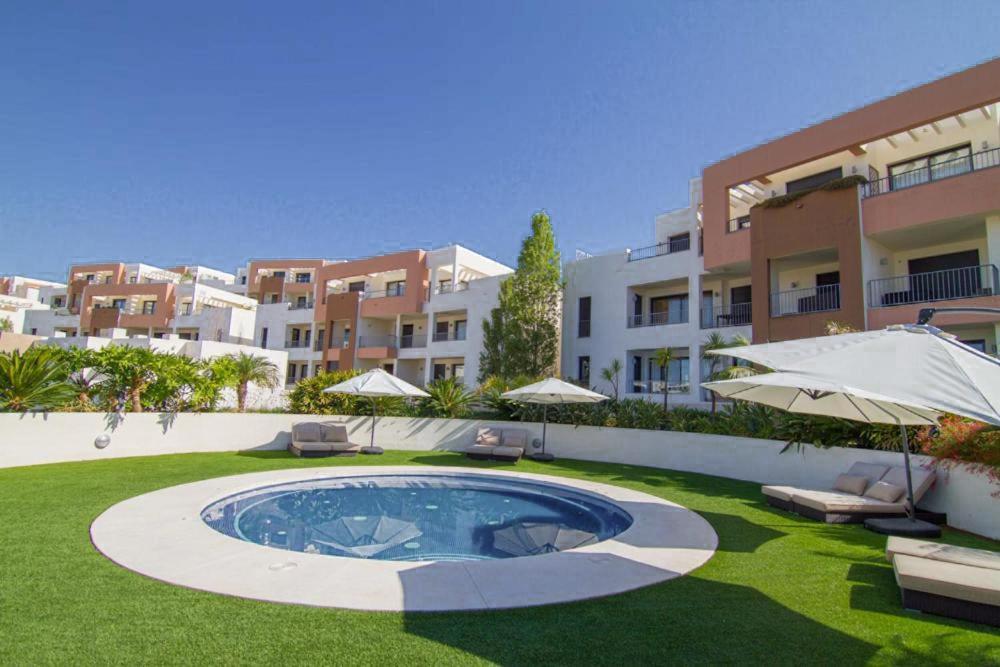 Luxury Spa Resort Marbella 2 Bedroom Sauna Gym Pools Jacuzzi Buitenkant foto